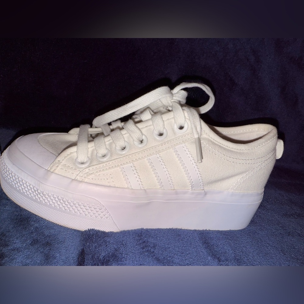 Adidas Women's Triple White Sneakers - Like New